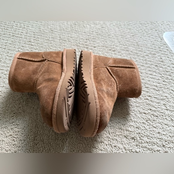 UGG Kids Classic Brown Boots - Picture 8 of 8